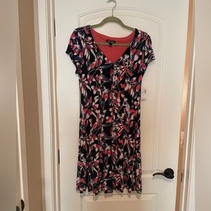 NWT Roz $ Ali Dress. Size 6